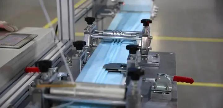 是跨界演繹，還是實(shí)力展現(xiàn)？利歐宣布口罩生產(chǎn)線投產(chǎn)，日產(chǎn)能100萬(wàn)只